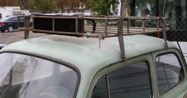 ...багажник на крыше, который одновременно является контуром системы охлаждения масла!
Я знал, что на Украине знают толк в извращениях!