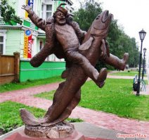 Ну и я добавлю памятники в Архангельске Степану Писахову и герою его сказок - Сеня Малина