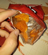 Ого)))) Вот одна по теме. Огромный комок специй в Doritos
