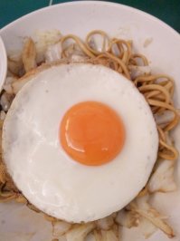 Желток не по центру! Дальше читать не смог, ушел плакать и биться головой об стенку