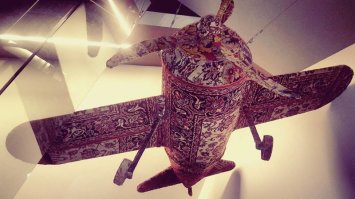 Хм. Я его еще на пленку фотографировал. 

Питер. Какое-то "художественное училище". Не помню. 
Мы там базовую станцию Мегафона строили. :)