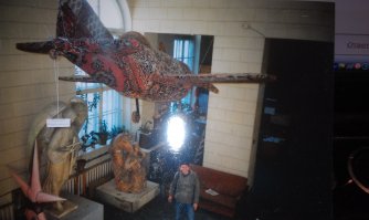 Хм. Я его еще на пленку фотографировал. 

Питер. Какое-то "художественное училище". Не помню. 
Мы там базовую станцию Мегафона строили. :)