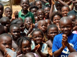 похлопаем ей все вместе