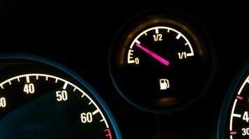 Ну и с какой тут стороны бензобак?