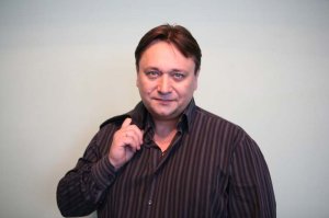 Для тех кто не знает. Знакомьтесь Клюквин Александр Владимирович, народный артист РФ голос Альфа.