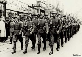 Точно, точно ни когда?

Ну тогда с очередным тебя обложанием, власовская твоя морда.