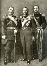 и именно этот подлейший георг, цуко, пятый санкционировал и одобрил убийство своего кузена, отказавшись принять его у себя в поганой британии.