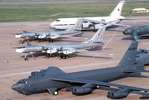 Б-52 и Ту-95 в 1992 году.