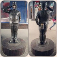 В Питере на улице Гашека стоит.