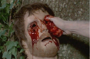 Эти люди решили выщипать брови... но очень неудачно