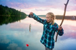 Мишель Клаватт — ошеломляющая блондинка, обожающая рыбную ловлю в бикини
