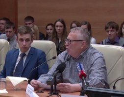 Василий Максимович Власов родился 27 июня 1995 года в Москве. Учился в средней школе № 1350 г. Москвы с углубленным изучением математики и физики. Также окончил музыкальную школу искусств имени М. А. Балакирева. В 16 лет начал работать в молодёжной организации ЛДПР. Позже Василий работал заместителем руководителя Московской молодежной организации ЛДПР, также был помощником лидера партии В. В. Жириновского, руководителем его приемной, руководителем Московской молодежной организации ЛДПР. Василий учится в МПГУ на экономическом факультете. После выборов в Государственную Думу,Василий покинул пост руководителя молодёжной организации ЛДПР. 18 сентября 2016 года,набрав 20 306 голосов (11,99 %),стал самым молодым депутатом Государственной думы VII созыва.5 октября 2016 года начал исполнять свои полномочия в Государственной Думе.