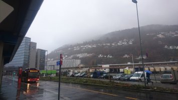 А у нас в Бергене снега нету)) Вот зато дождя и тумана до...