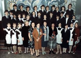 что-то я сомневаюсь что возраст вступления в половые отношения — это 15,5 лет.. статистика конечно всё победит, но если каждый из прочитавших вспомнит свой школьный класс, то поймёт, что тут что-то не так и подвох где-то рядом..
для оправдания своей мысли я немного погуглил.. и вот результат.. всмотритесь.. они все(кроме учителей) имеют возраст 15-16 лет..
смешно не стало???