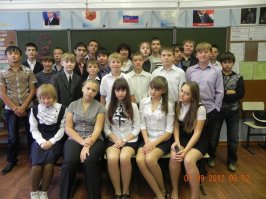 что-то я сомневаюсь что возраст вступления в половые отношения — это 15,5 лет.. статистика конечно всё победит, но если каждый из прочитавших вспомнит свой школьный класс, то поймёт, что тут что-то не так и подвох где-то рядом..
для оправдания своей мысли я немного погуглил.. и вот результат.. всмотритесь.. они все(кроме учителей) имеют возраст 15-16 лет..
смешно не стало???