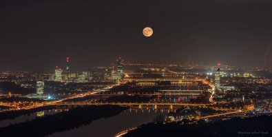 Вена.
(фото не мое, на ФБ увидел, понравилось)