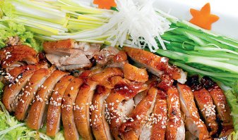  Более 20 тысяч уток образовали пробку, пока переходили через дорогу