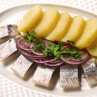 Зажимайте носы!!! Вкуснятина на подходе
Ну и конечно - форшмак, как же без него...
А вообще - в любом виде - королевское блюдо!