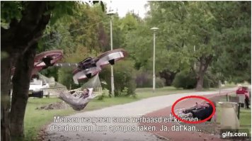 сука, долб0еб! а еслиб в кресле ребенок был?!