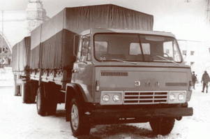 Автор пост забаянил, а главного не сказал, что КАМАЗ эту машину не разрабатывал, что полностью проект и разработка завода ЗИЛ, изначально вместо камаза был шилдинг зил. Просто что бы не тратить время на собственную разработку и вовремя запустить завод в Н. Челнах правительство взяло у зила уже готовую к серии модель и передало на завод камаз, вот такая история...