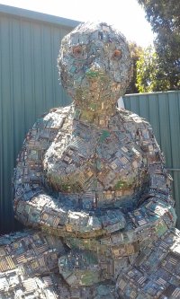 Да, мамка она такая.