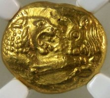 Автор, про шотландцев -сплошные гоны. 1.Килт в Шотландию пришел из Скандинавии как бэ не в 7 веке н.э. в 11веке жил Конунг викингов Магнус 3 Голоногий(угадай ка с трех раз почему у него было такое прозвище)
2. Косой андреевский крест появляется на печатях Шотландии со второй половины 13 века (лет за десять до рождения Уильяма Уоллеса).
По поводу монет 1300г до р.х. Впервые монеты появились в Лидии около 2000 до р.х. как они выглядели в 1300г. никто не скажет, но в 640г до р.х. они выглядели  ...как монеты
 Массово ковать железное оружие стали в Хатти (область в Урарту) около 1100г. до р.х., но это не означает , что у Царя или военачальника не могло быть железного меча в 1300-1400 г. до р.х. 
  Применять верховую езду в армии стали в 10 веке до н.э. в Ассирии, а просто ездить -еще раньше.