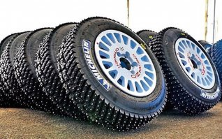 вот же люди говорят что липучка лучше шипов, вот результат......да туже самую ошиповку можно самому сделать.....А нам пофигу на лед