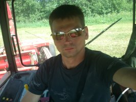 Механизатор в колхозе