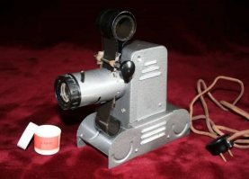 У меня такой был в 1972.Заправлял и читал сам.8 лет.:)