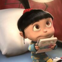 Ещё один забавный факт. На русском Машу озвучила Алина Кукушкина, которая озвучила Агнес в "Гадком я", которую на английском озвучила Элси Фишер, которая также озвучила английскую Машу.