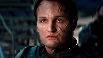 15 пар актеров, игравших одного персонажа в разном возрасте (16 фото)