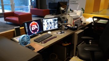 Ну, тогда уж и я добавлю фото. Недавно сменил работу, что и где на фото всё понятно. :)