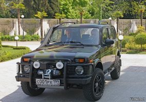 АвтоВАЗ выпустил две новые версии Lada 4x4