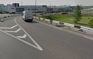 Тупая сука, выкинь свои права и НИКОГДА не управляй ничем сложнее швейной машинки.