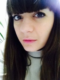 вот вам реальный пример знакомой без макияжа и с