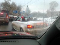 а чё, ему всё равно на наши морозы))