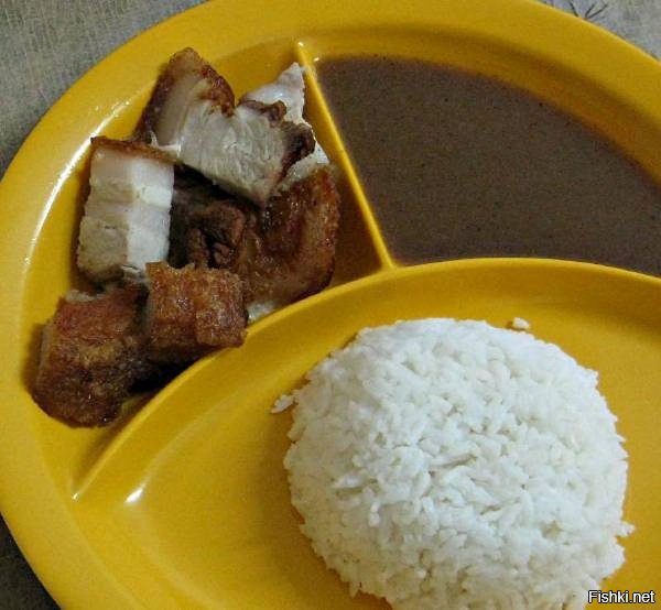 Филиппины

Традиционное филиппинское блюдо из риса и соуса из печени выглядит не таким сытным.

Да где они печень видят? рис и соус и жареное сало