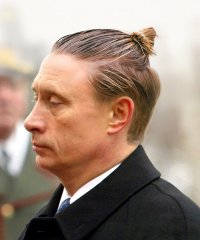 А Володьке идёт