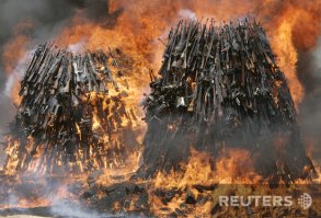Здесь тоже тупо огня добавили, увеличили в размерах?