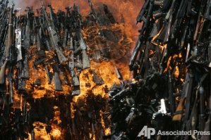 Здесь тоже тупо огня добавили, увеличили в размерах?