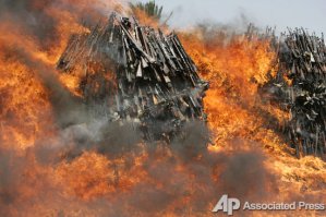 Здесь тоже тупо огня добавили, увеличили в размерах?