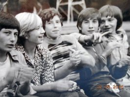 Костя Кинчев 14 лет. Крайний справа.