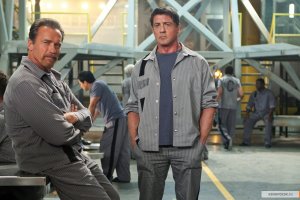 "Заключенные называют ее «Катер» и заслуженно считают местом, с которого крайне тяжело сбежать. С 1992 года это удалось едва ли двоим."
Да, ладно.  Знаю я этих двоих. Такие здоровенные приметные рожи.