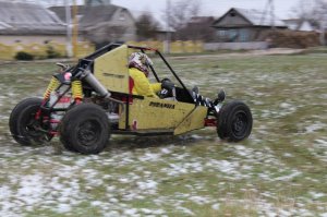 кажется будто ноги впереди торчат