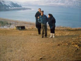 1989 год. после землетрясения в Спитаке.у нас получилось доехать до озера(не было топлива).сказочная красота. вода изумрудного цвета.