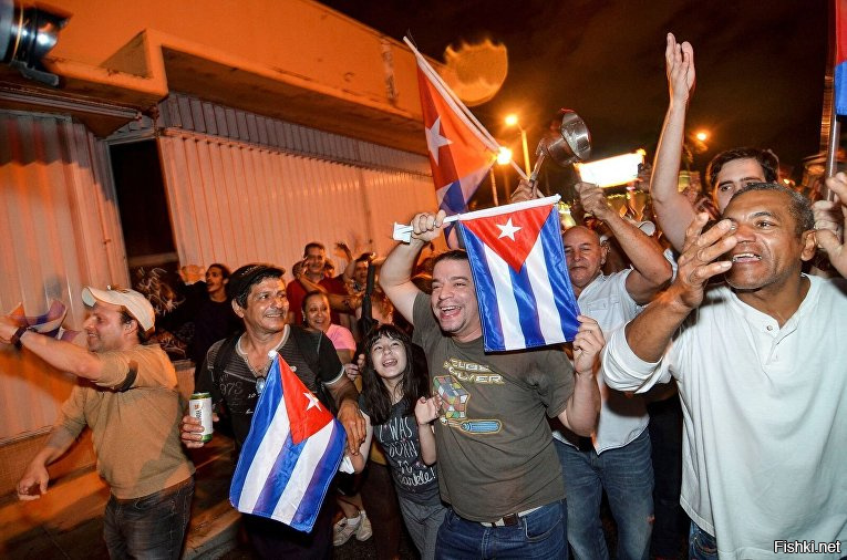 Американские кубинцы ликуют после новости о смерти Кастро