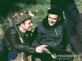 Немного сыпану из своей коллекции. 1967 год. Юрий Гагарин на охоте.