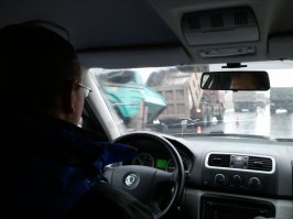 фото сделано 2016-10-29 08.50.08
на обочинах снег и лед.
потом в 10 местах сдирали положенный асфальт и "заплаты" квадратов по 6 клали