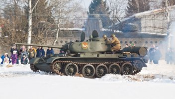 Першинг одногодок Т-44, вот и сравнивайте с им, а не тридцать четверкой