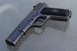 к сожалению самый лучший самозарядный пистолет, не отечественный  эта "машинка" уже 105 лет эксплуатируется на отлично.
А по поводу наших -так и не могу понять зачем отличный ТТ (прошивающий бронежилет) поменяли на посредственный ПМ?